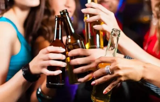 Eat less of these types of foods while you drink alcohol