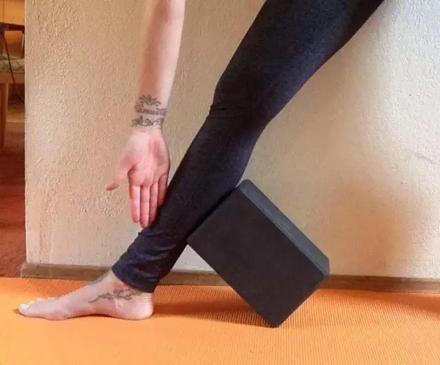 how to do yoga triangle