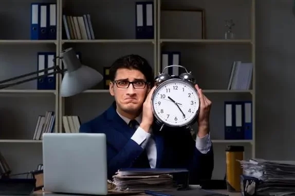 Staying up late will lead to disordered hormone secretion in the body