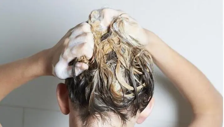 Can I use conditioner after perming my hair?