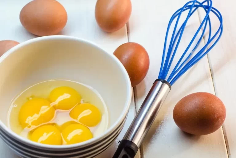 How can eggs be used for skin care?