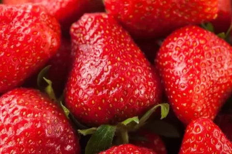 what is the benefits of eating strawberry regularly