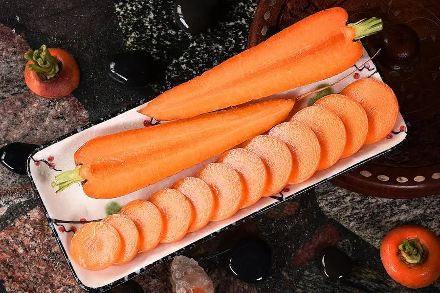 Carrots are a kind of food that is often eaten in life