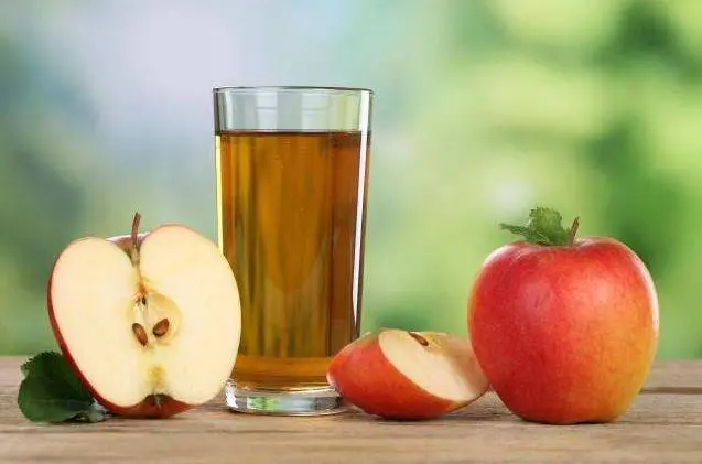 eating apple daily can Protects the health of blood vessels