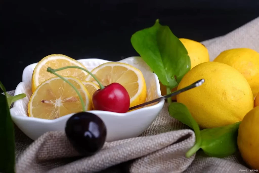 Lemon is the best source of improve skin tone many people use wrong method 