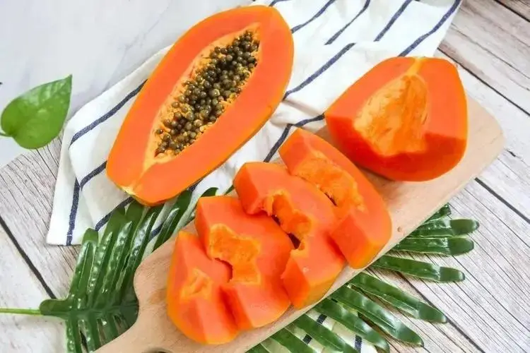 papaya is rich in nutrients such as carotene and vitamin E