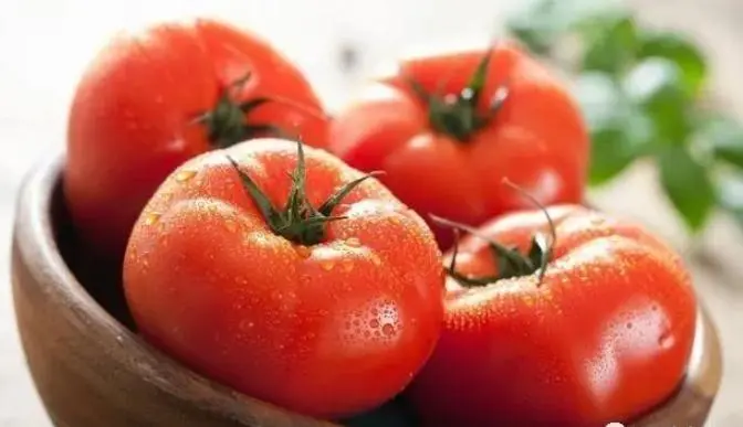 what is the benefits of eating tomatoes regularly