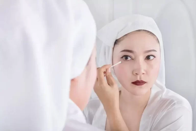 What is the order of morning and evening basic skin care?
