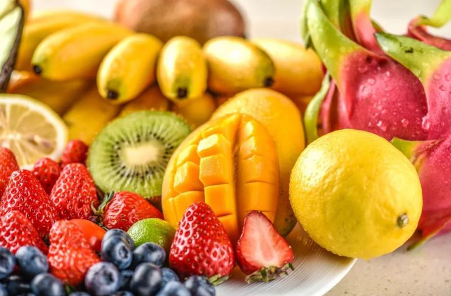 What are the benefits of eating fruit to the human body?