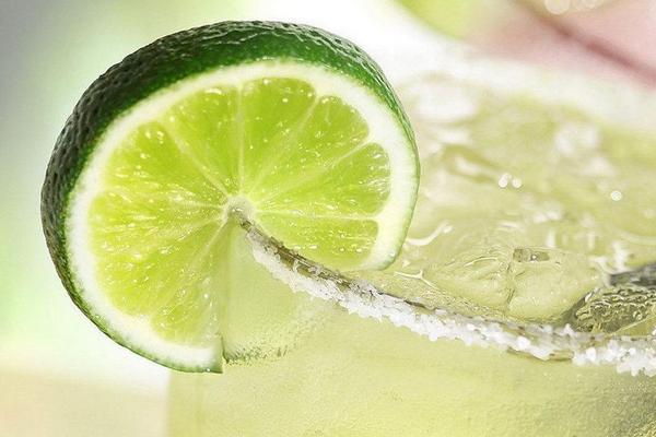 What is the benefits of drinking water lemon juice