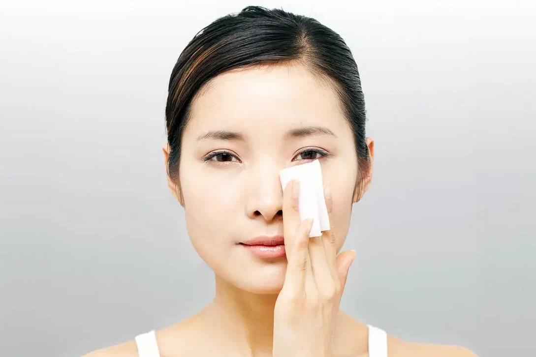 What is the order of morning and evening basic skin care?