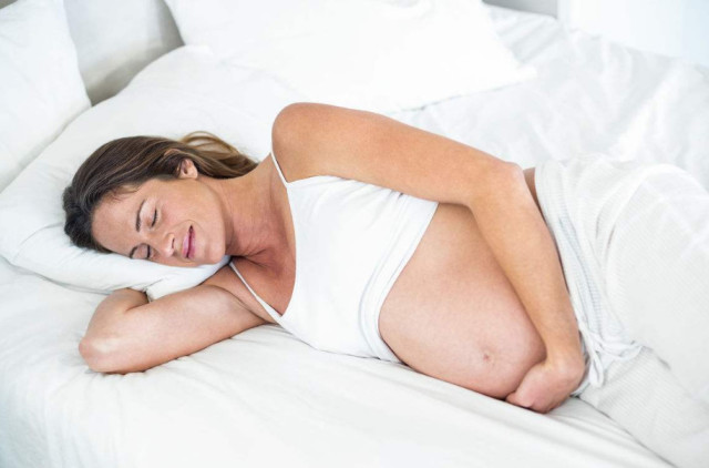 Sleeping position during pregnancy first three months