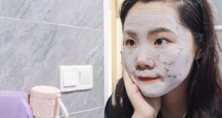 how to wash our face with cleanser