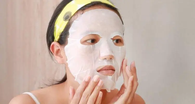  Use toner after applying the mask?