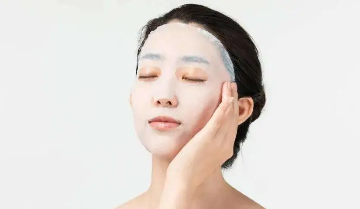 Can wash face after putting on the mask?