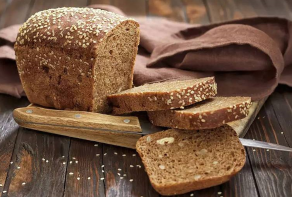 what is the benefits of eating wheat bread 