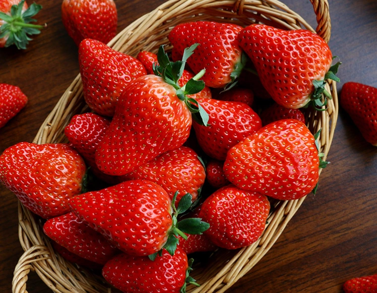 what is the side effect of eating strawberry 