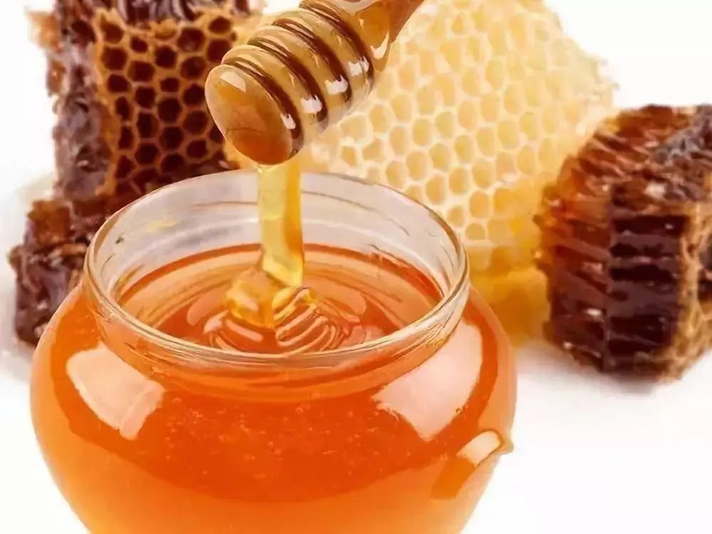 benefit of eating or drinking honey 