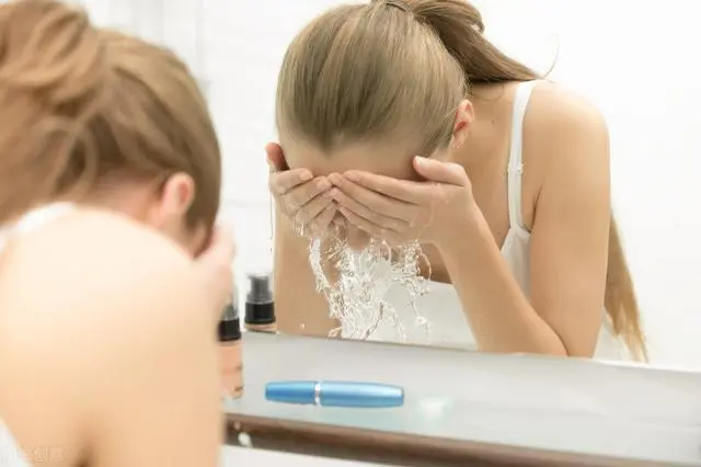 how to wash our face best way