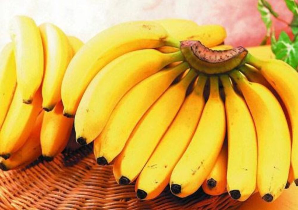 benefit of eating banana regularly 