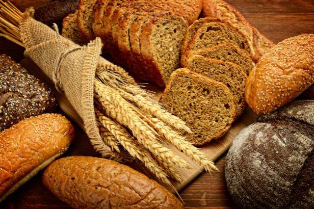 what is the benefits of eating carbs 