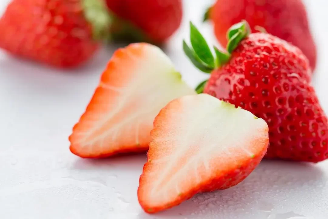 benefits of eating strawberry