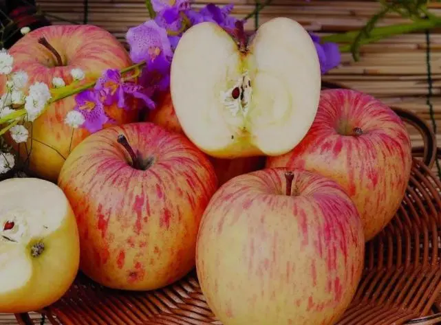 What happens if you eat an apple everyday in morning