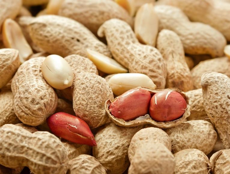 What is the benefits of eating peanuts in early morning 