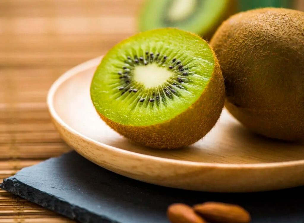 what are the benefits of eating kiwi 