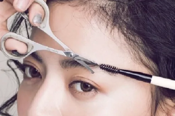 How to make eyebrows thicker and darker