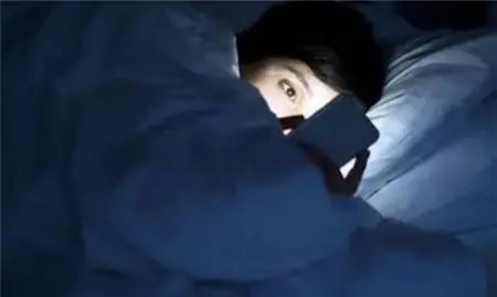 Side effect of using mobile phones before going to bed