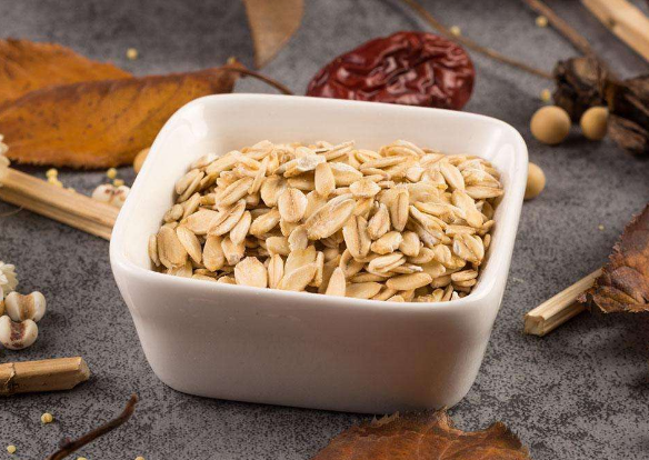the wrong choice of oatmeal not only can not supplement fiber, but may cause harm to your body.