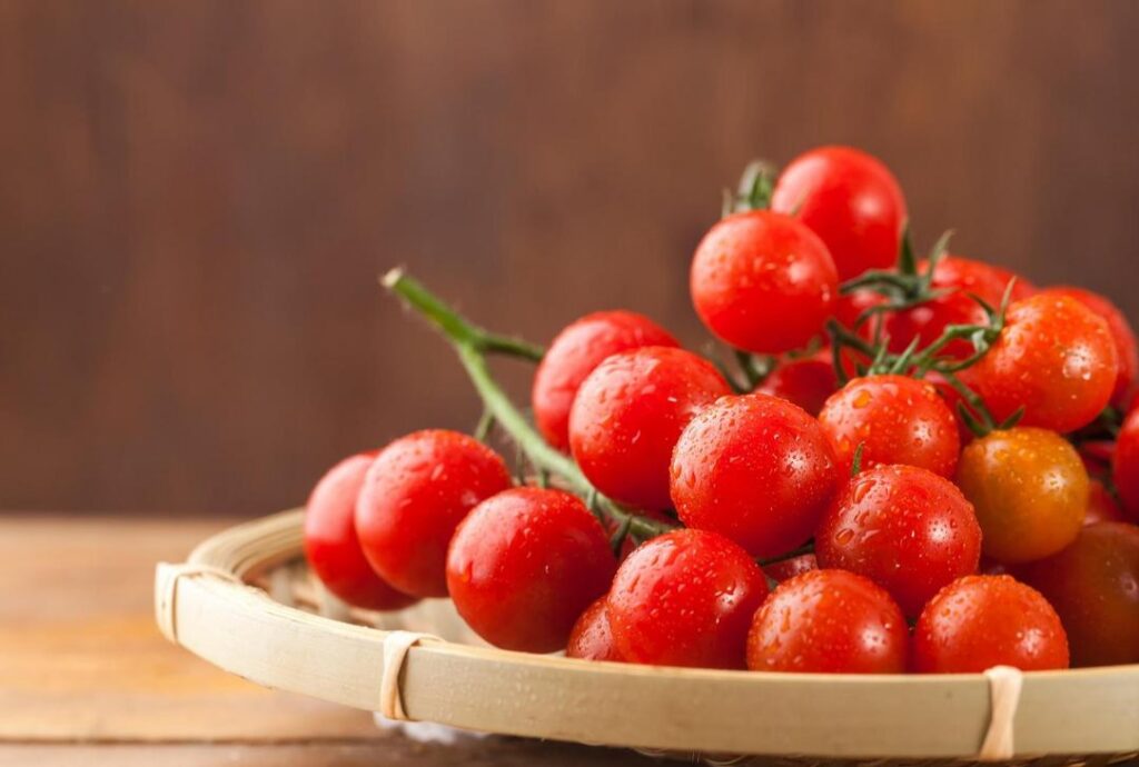 Five major benefits of eating tomatoes for women 