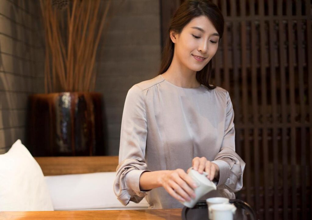 What are the benefits of drinking Pu'er tea for women 