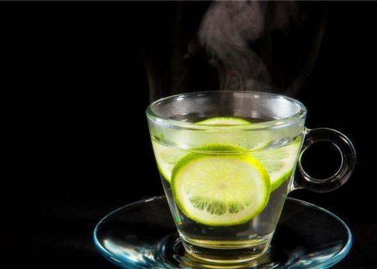 Drinking lemon juice at night is good or bad for women 
