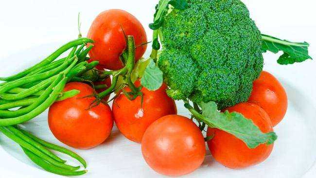 Will eating acidic foods aggravate stomach ulcers