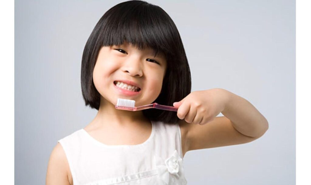 Harmful effects of not brushing your teeth for a long time