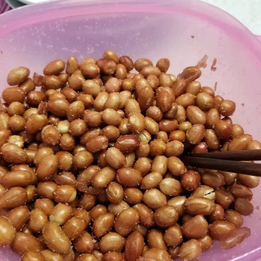 fried peanuts 