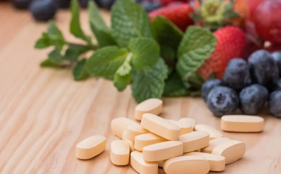 Are there any side effects of folic acid supplementation?