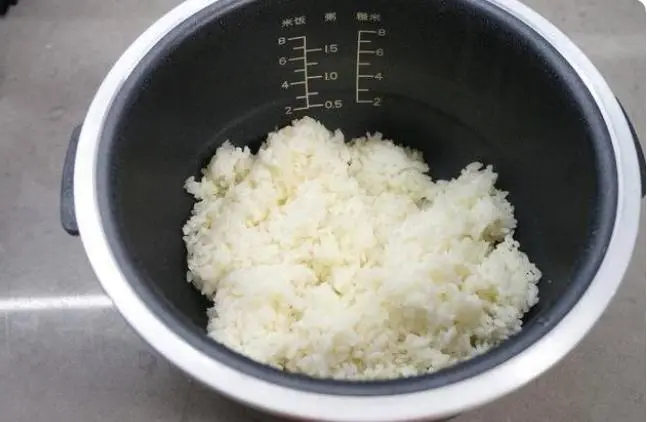  How long can rice be kept in the fridge?