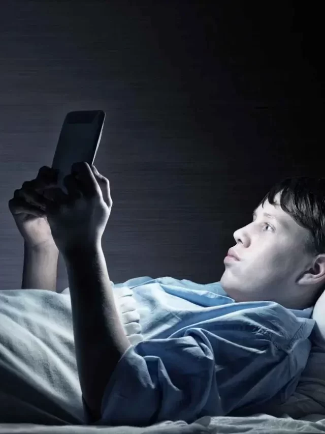 Side effects of using mobile phone at night