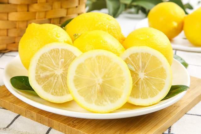 What are the precautions for drinking lemon water?  