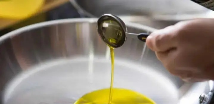  Is vegetable oil healthy compared to lard?