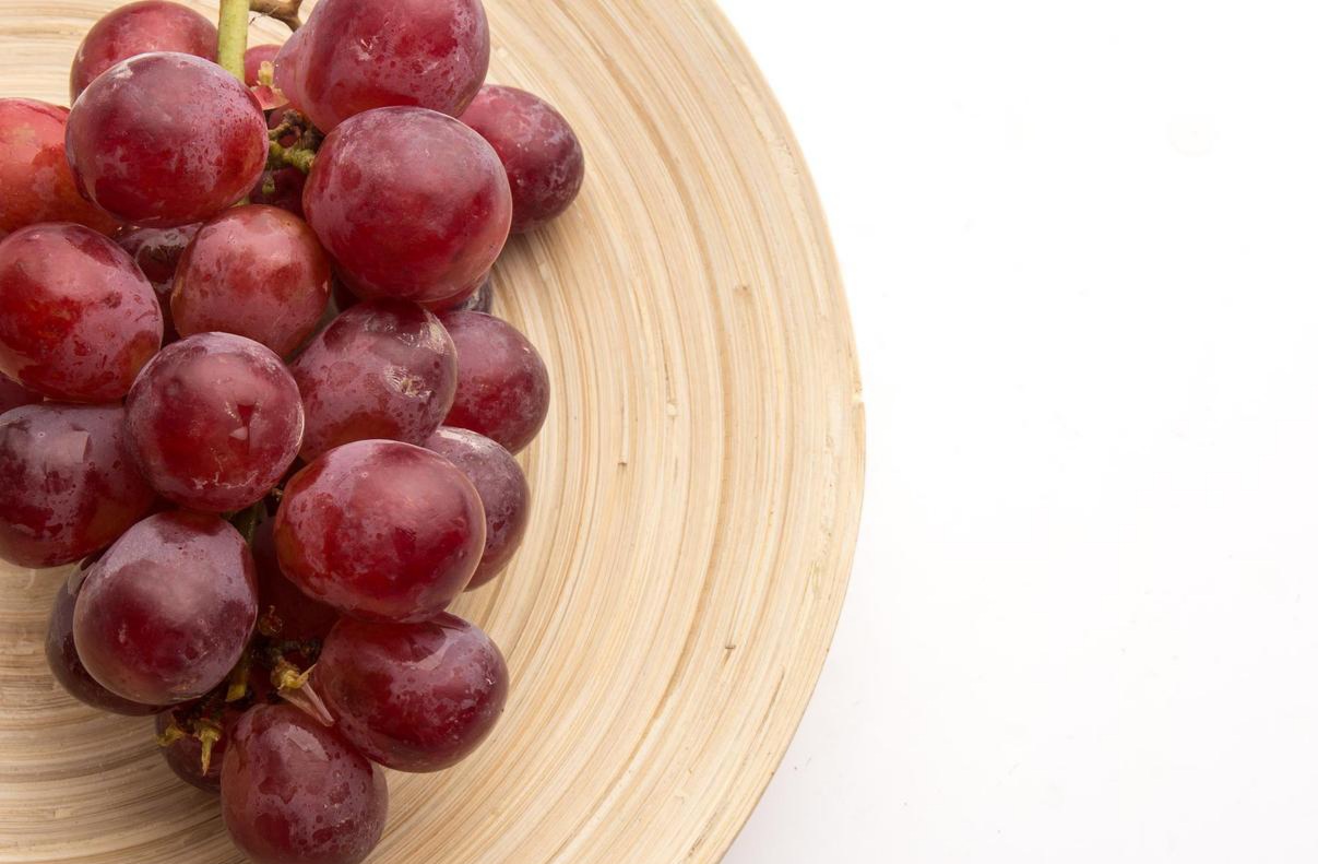 What time is best to eat grapes?