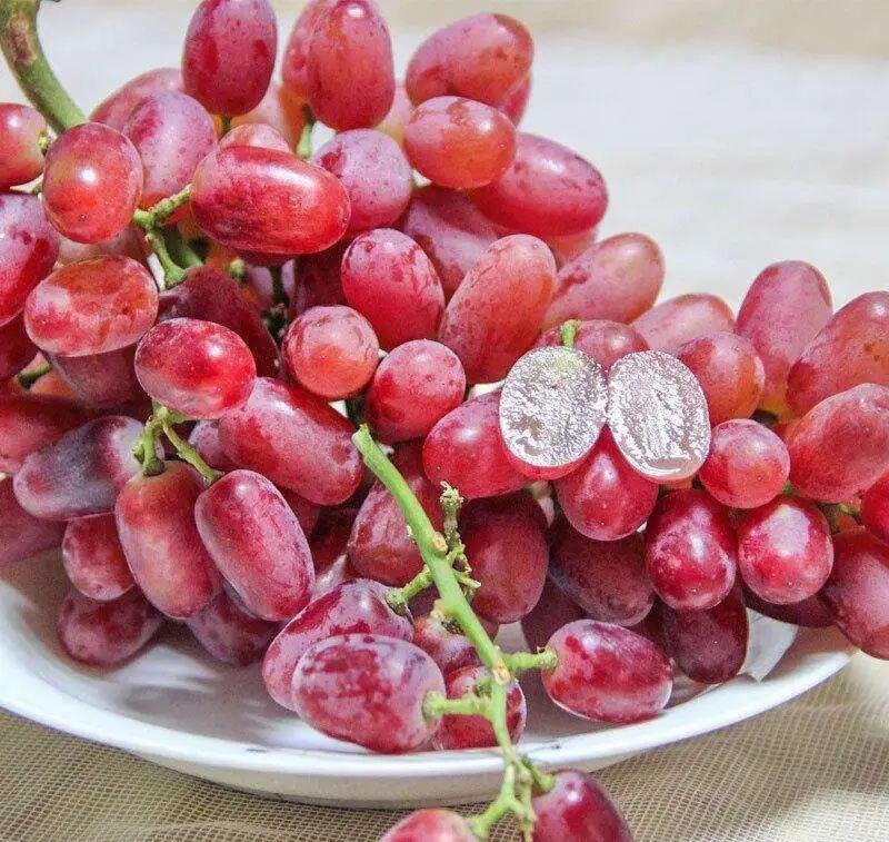 benefits of eating seedless fruit for skin