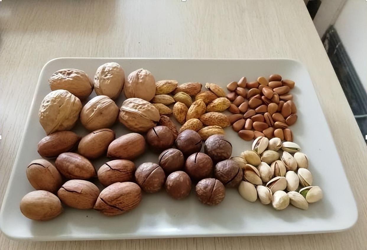 Benefits of eating nuts Lose weight and Gain weight, Young, Adult, And Old peopleBenefits of eating nuts Lose weight and Gain weight, Young, Adult, And Old people