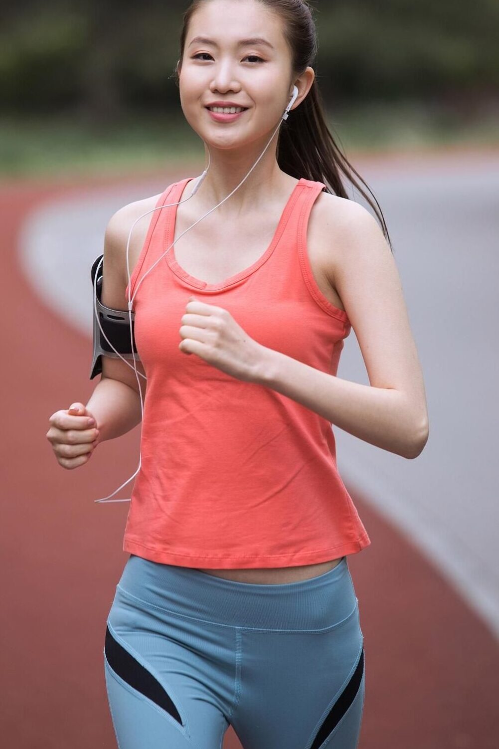 What are the health-promoting effects of running?